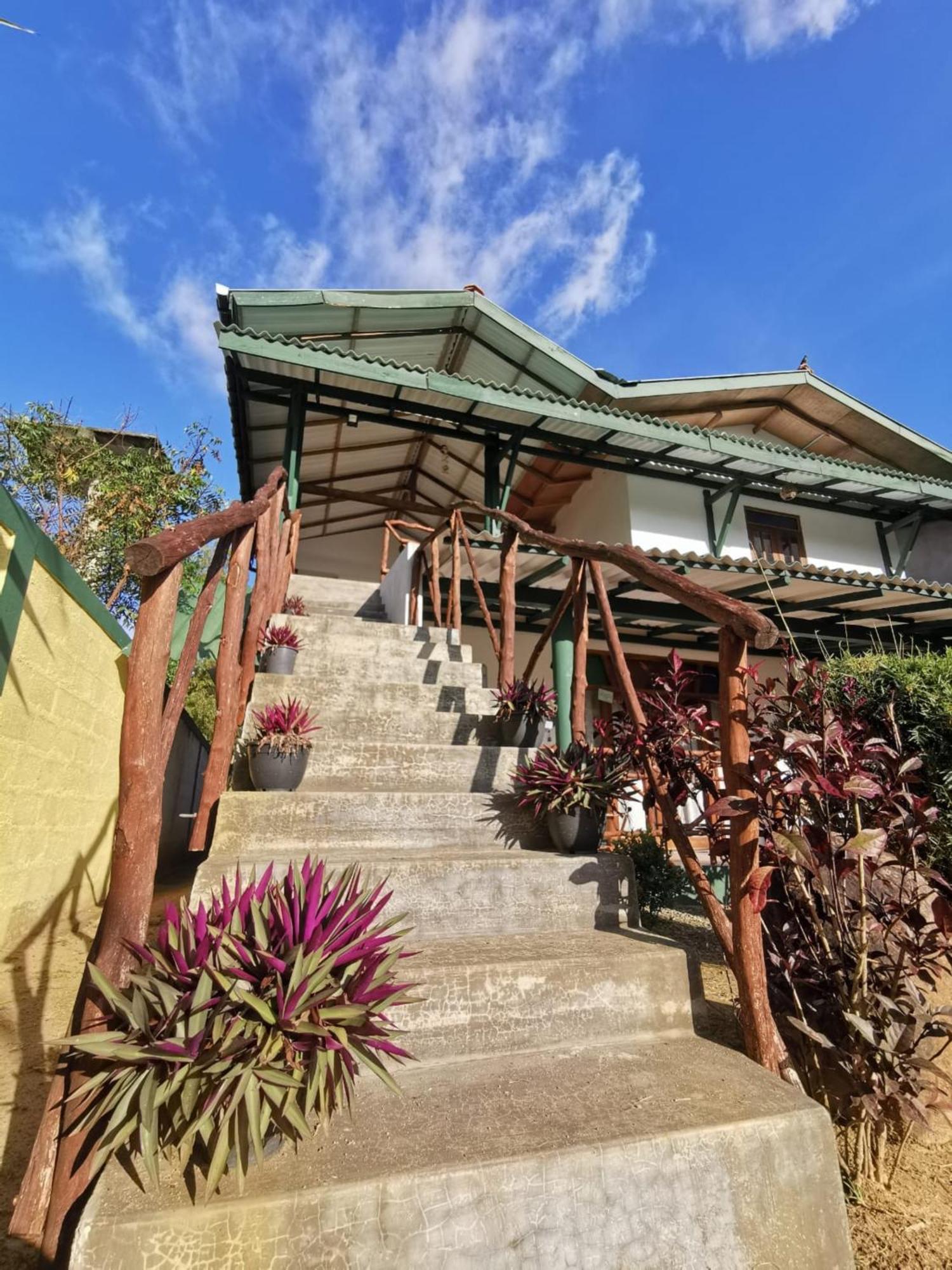 Blue Skies Guest House And Restaurant Tangalle Exterior foto