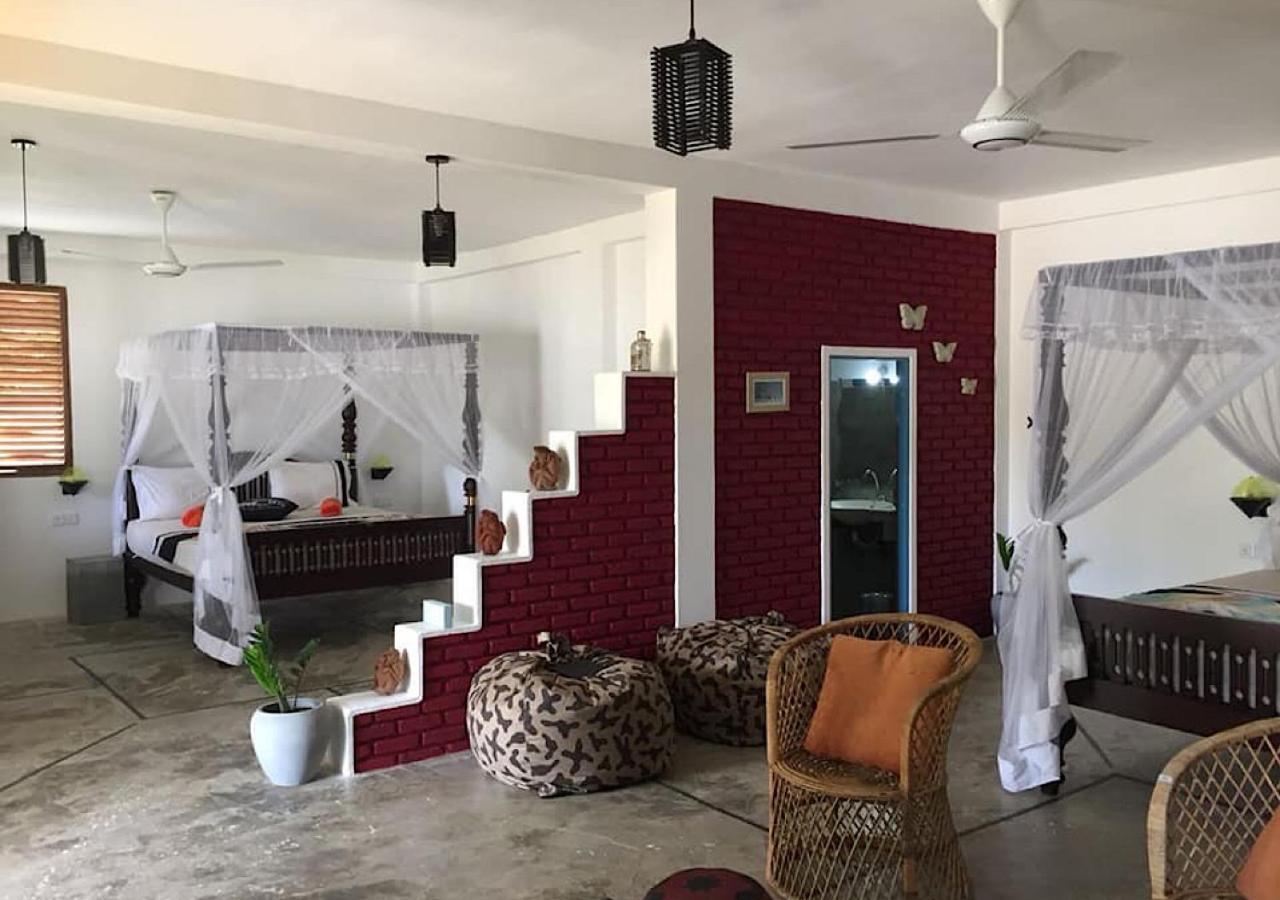 Blue Skies Guest House And Restaurant Tangalle Exterior foto